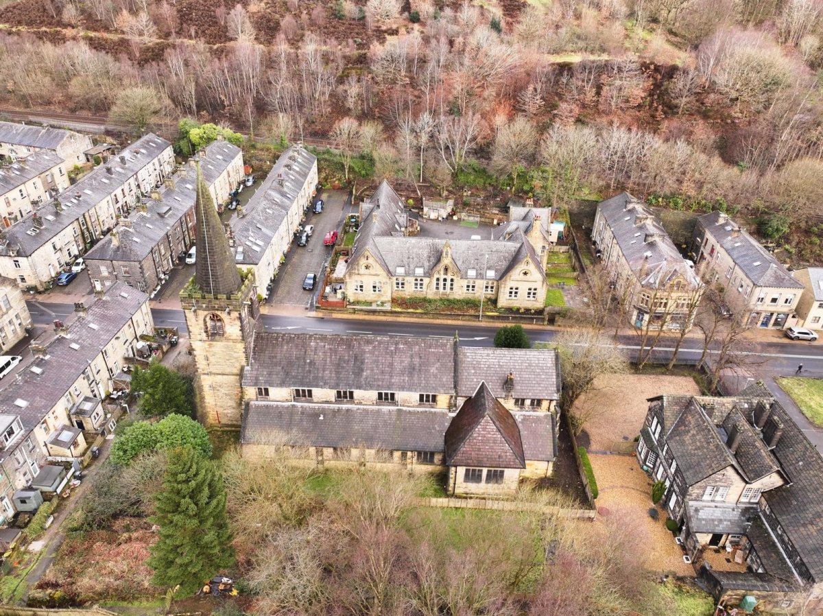 Land in Todmorden - photo 4