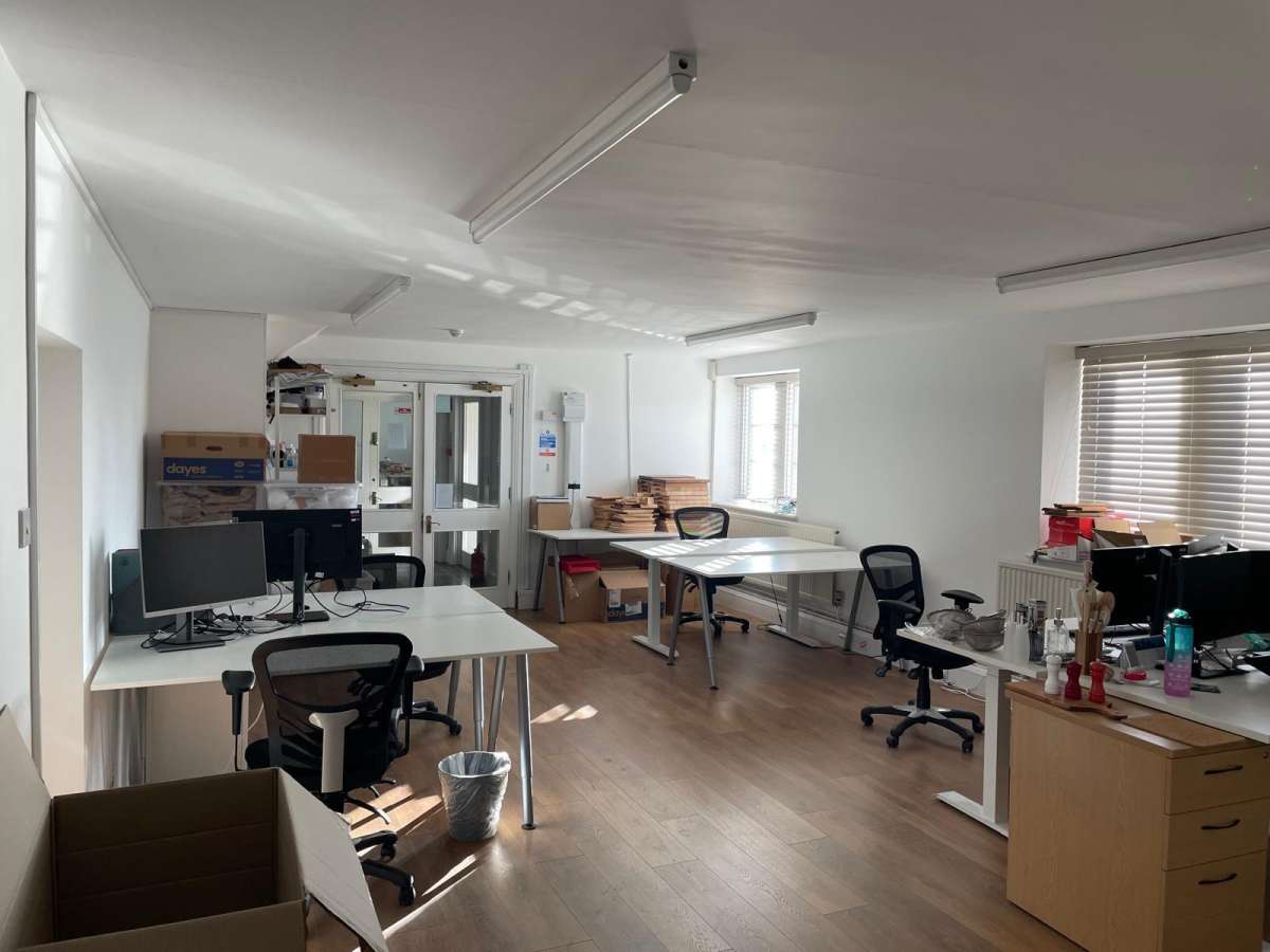 Office in Batheaston - photo 3