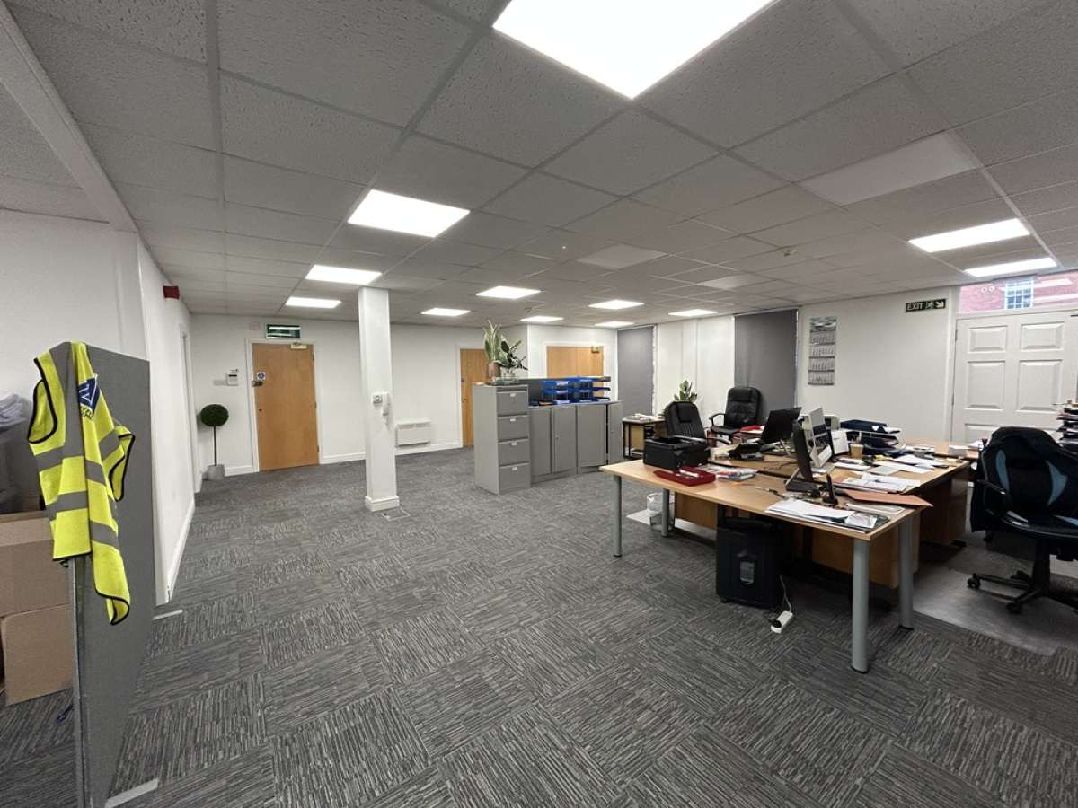 Office in Derby - photo 2
