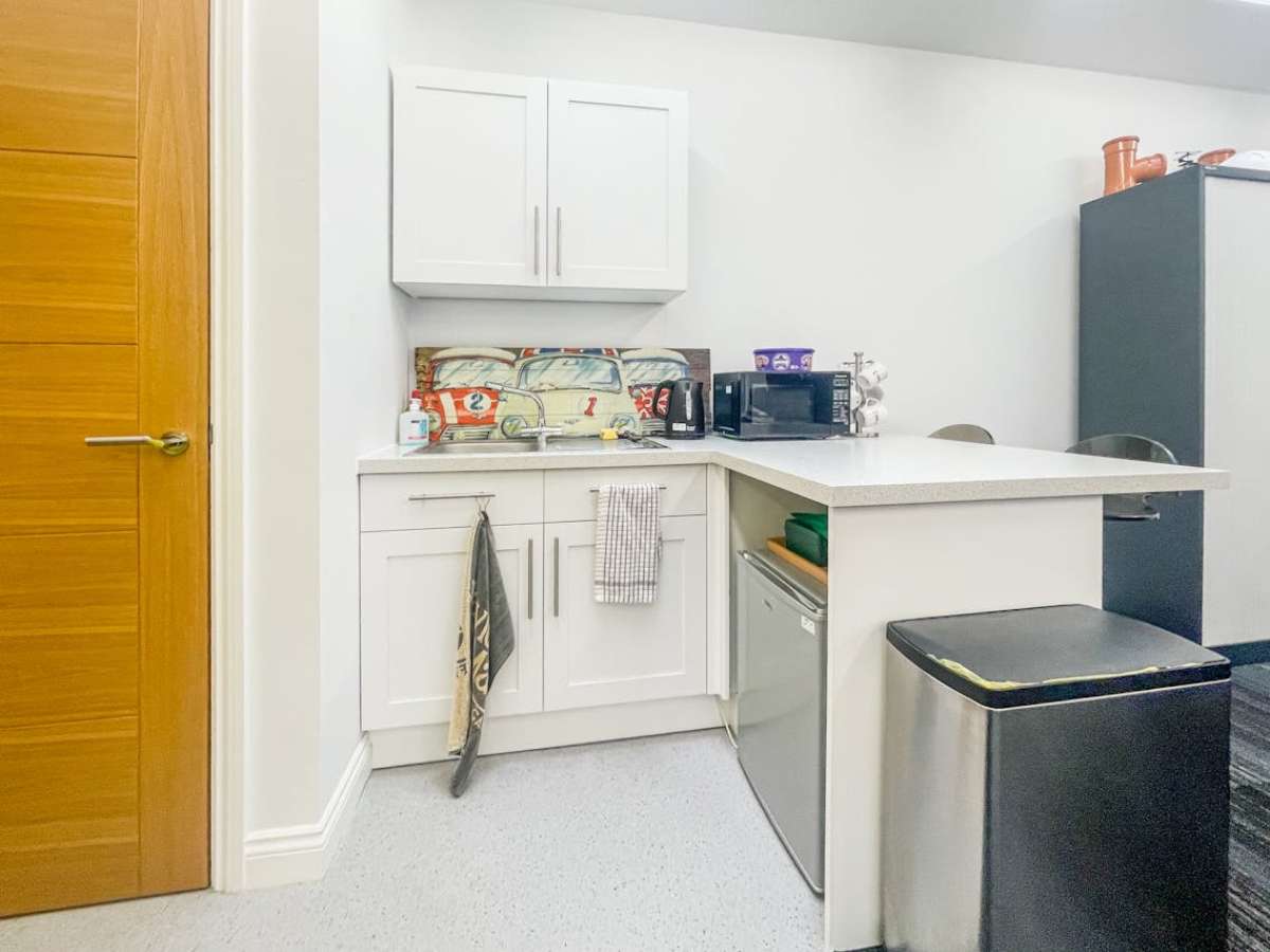 Office in Poole - photo 3