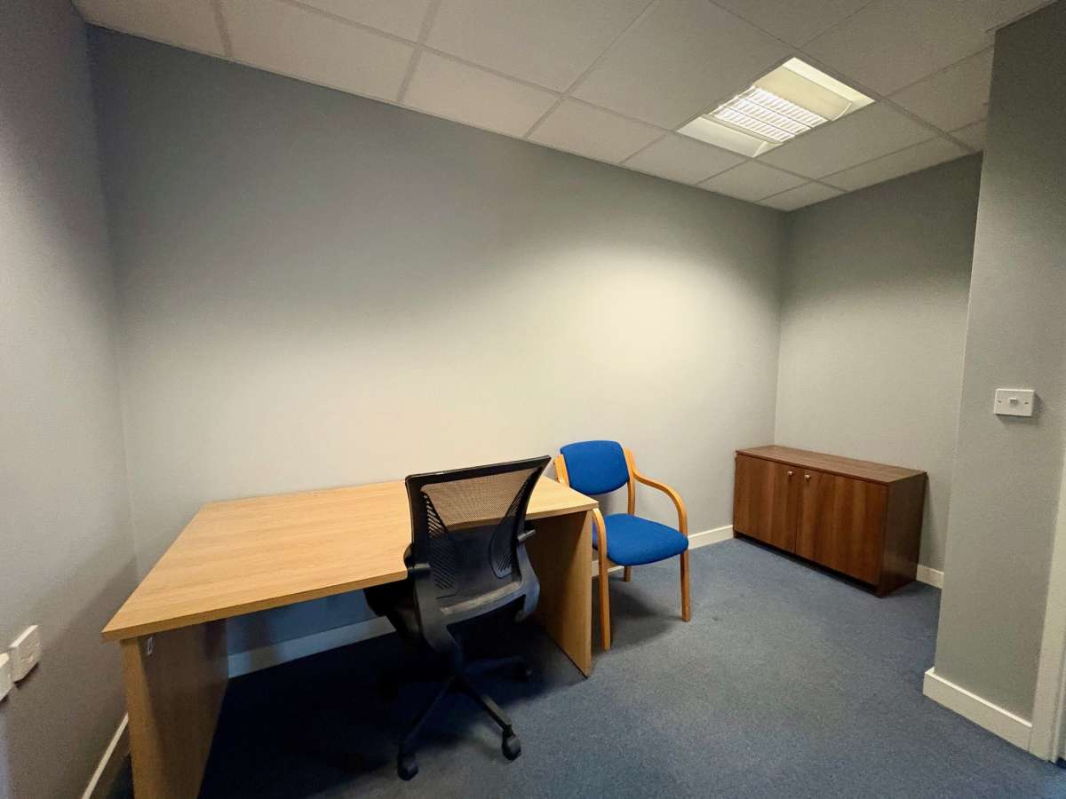 Office in Waterlooville - photo 3