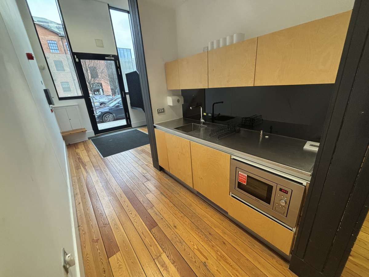 Office in Leicester - photo 4