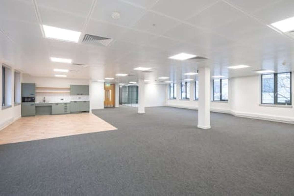 Office in Guildford - photo 3