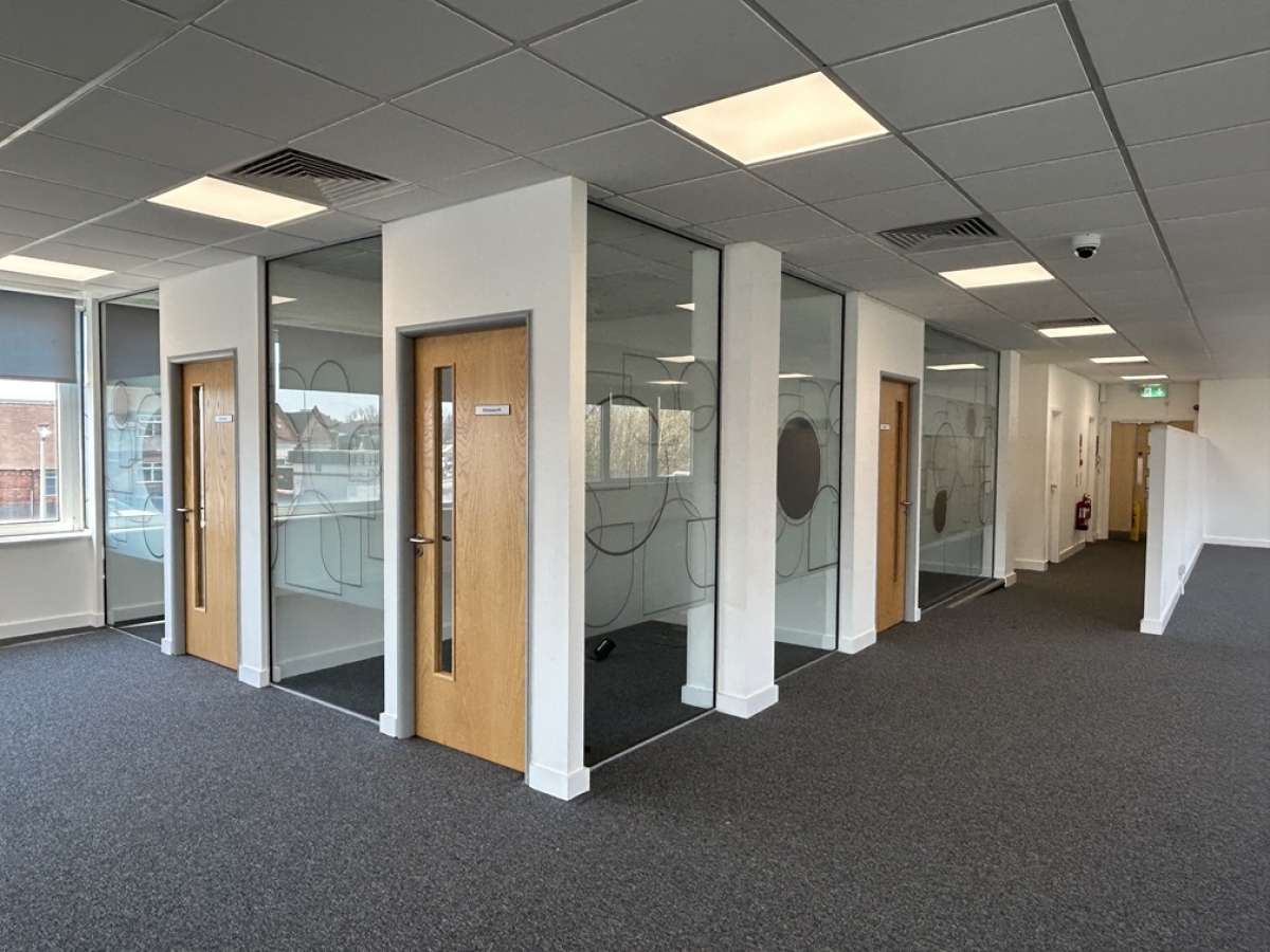 Office in Derby - photo 4