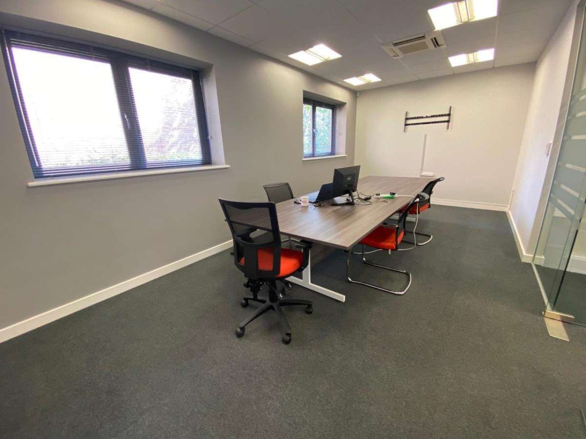 Office in Colchester - photo 3