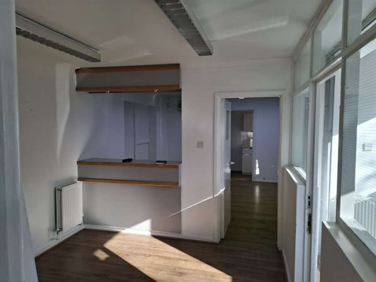 Office in Solihull - photo 2