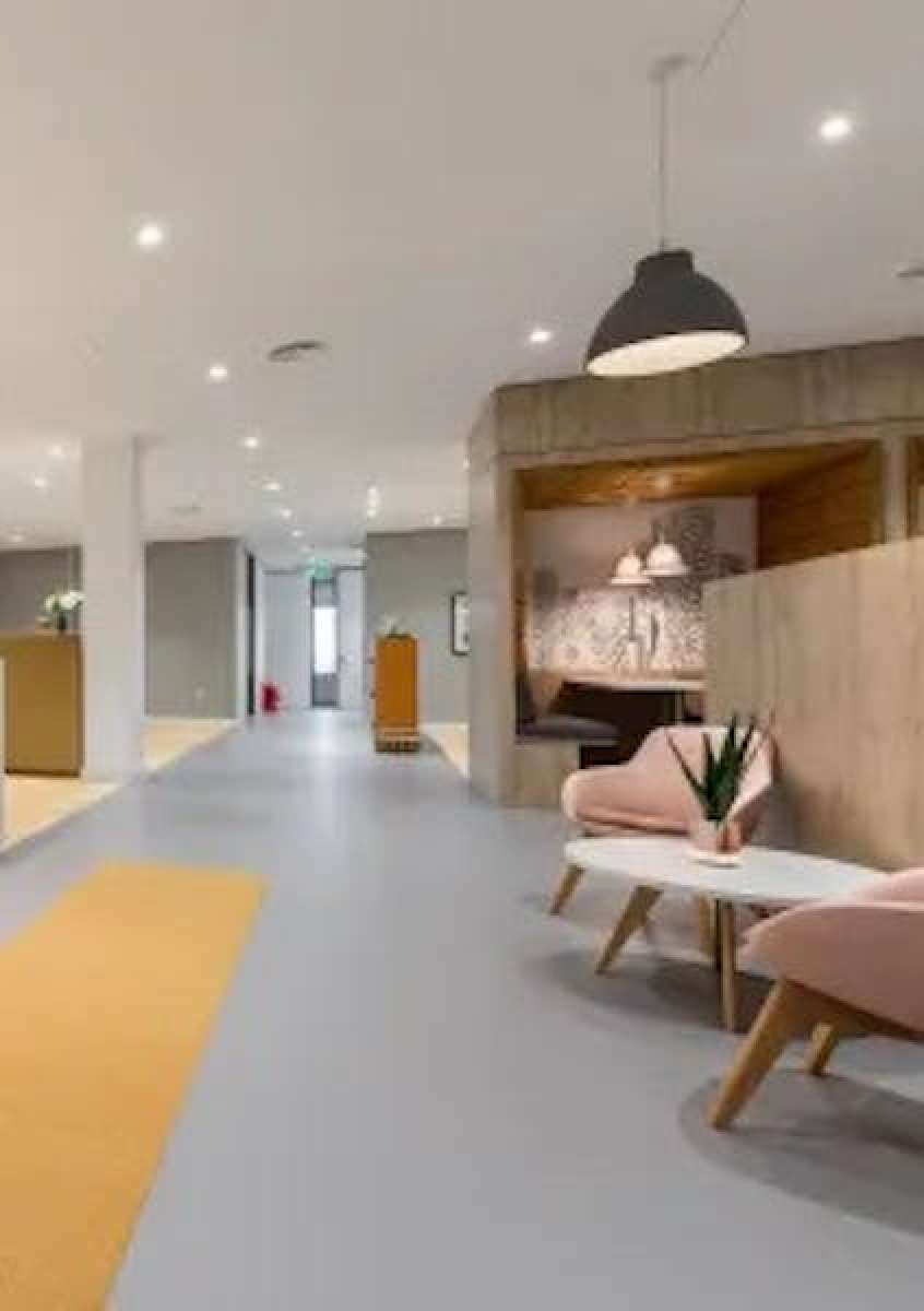 Office in Salford - photo 2