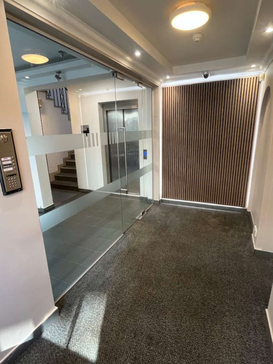 Office in Winchester - photo 2