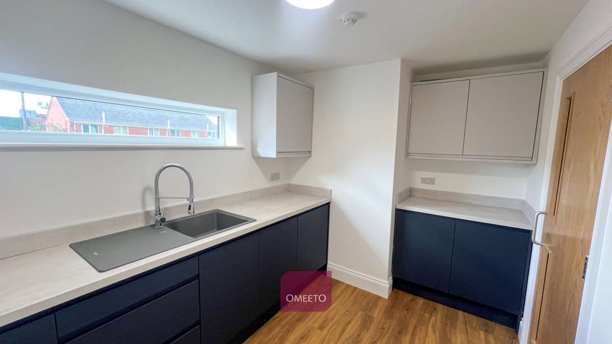 Office in Beeston - photo 4