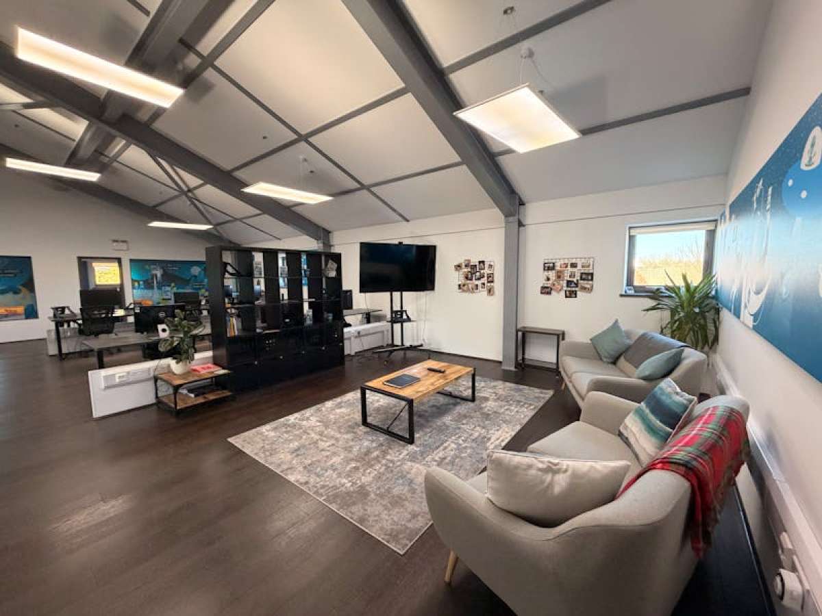 Office in Bordon - photo 3