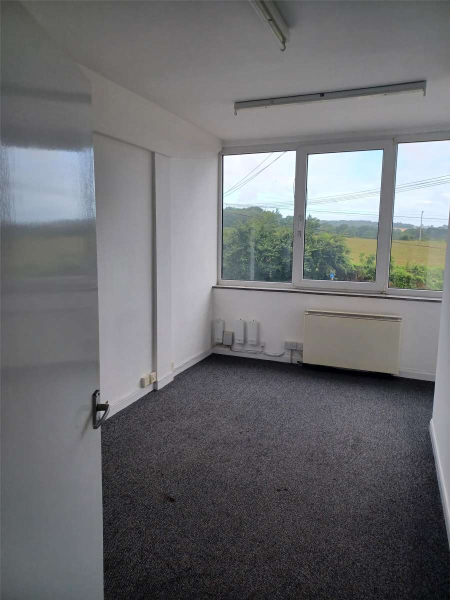 Office in Canonstown - photo 4