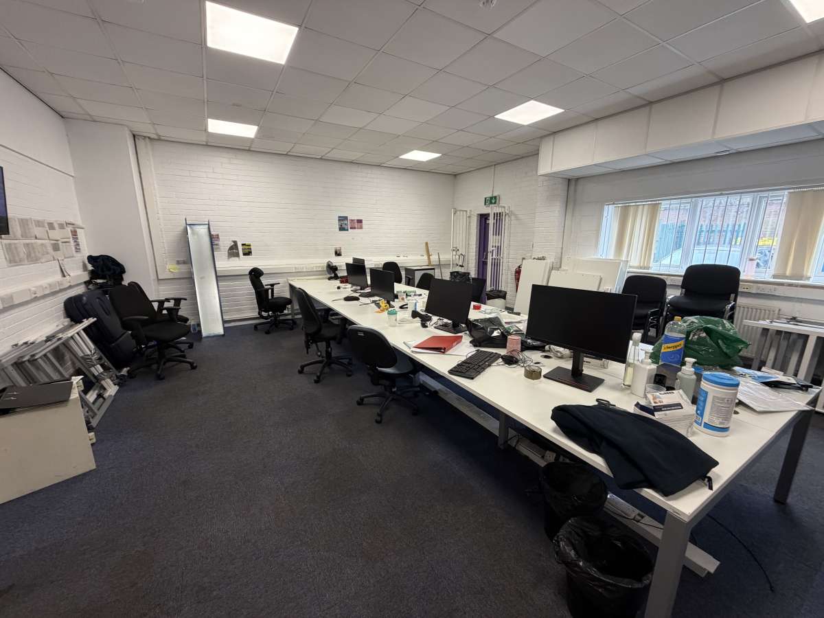 Office in Cheetham Hill - photo 2