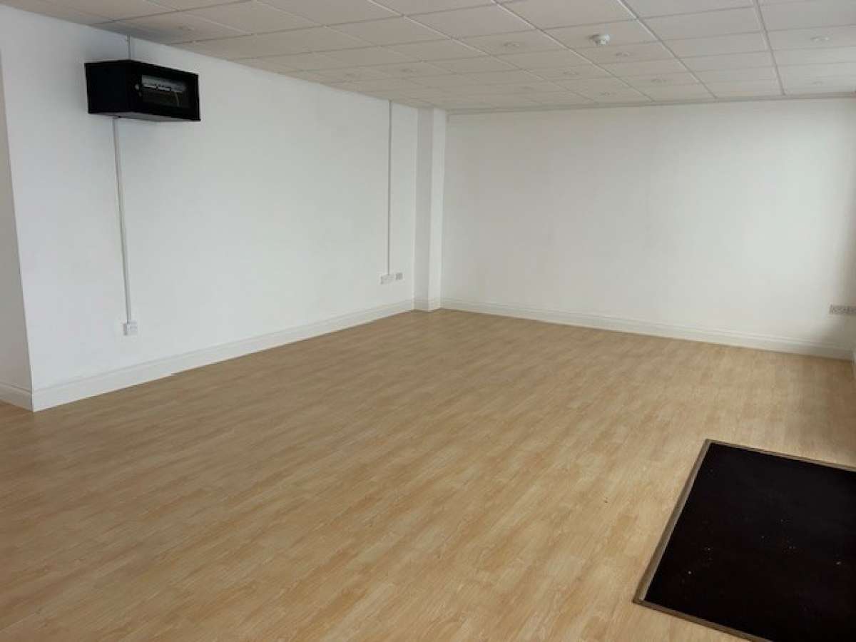 Office in Kingsbridge - photo 3