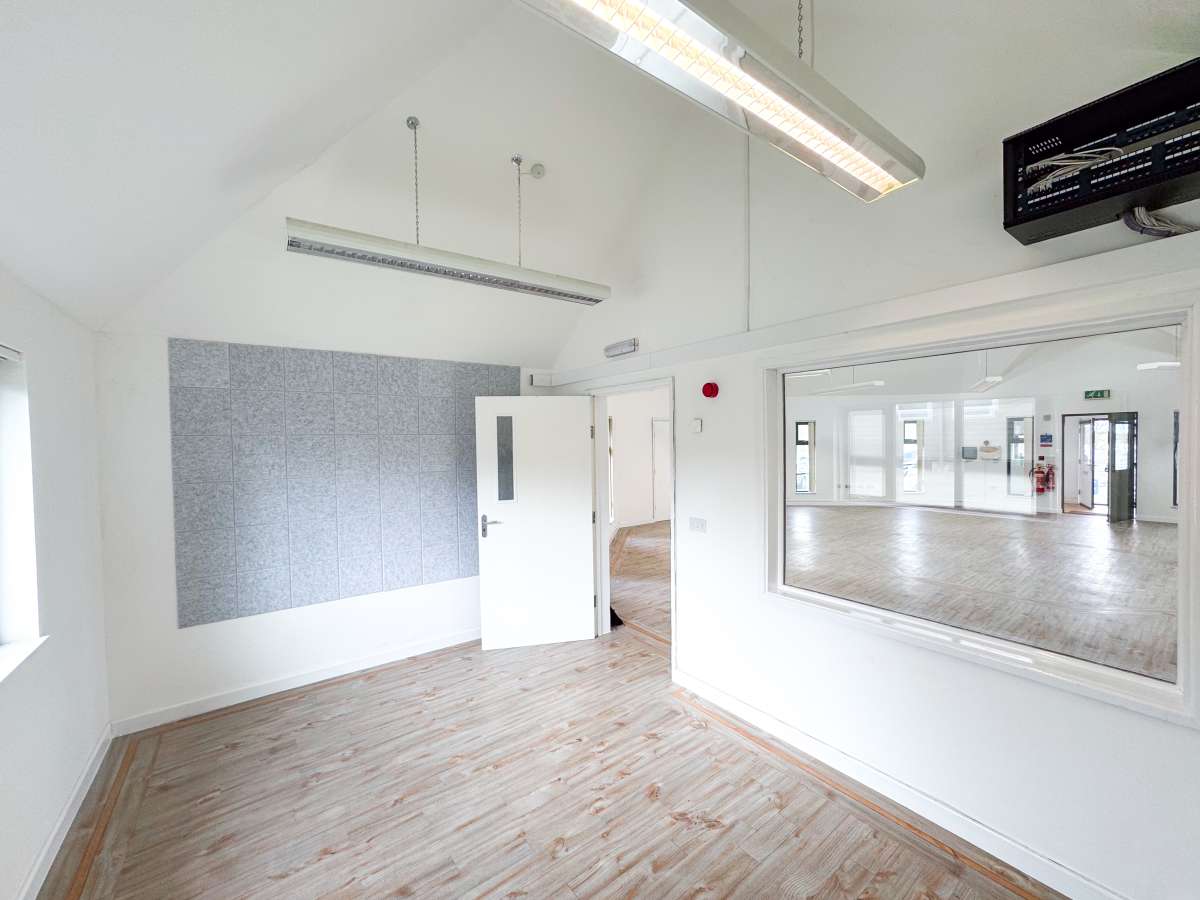 Office in Redruth - photo 3