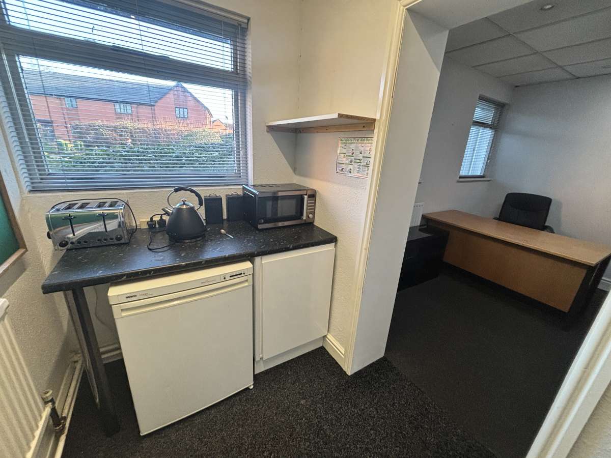 Office in Whetstone - photo 3