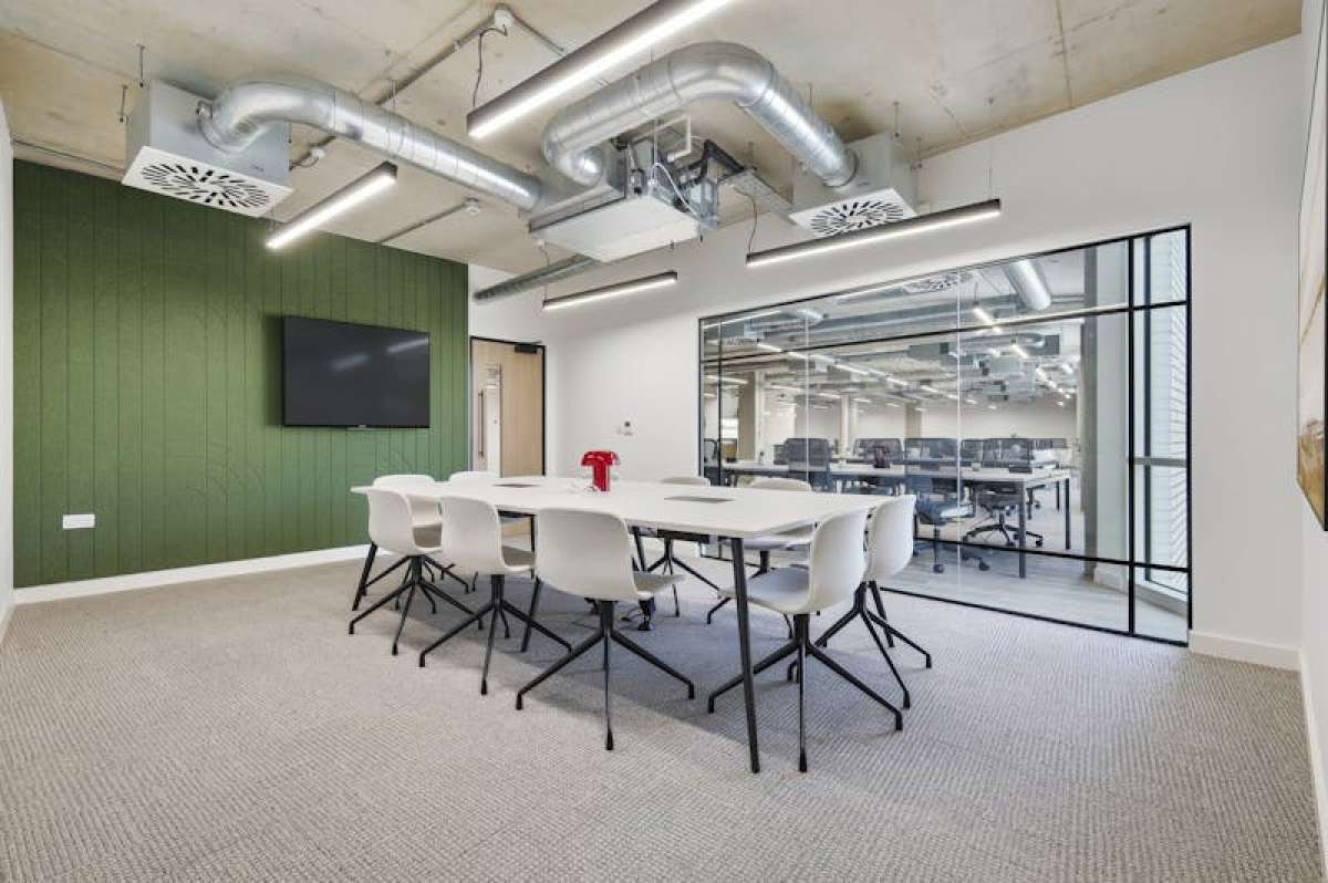 Office in London - photo 4