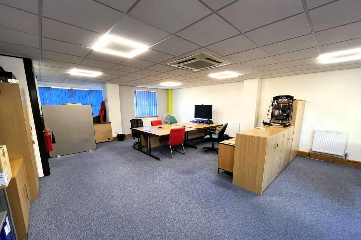 Office in Witham - photo 3