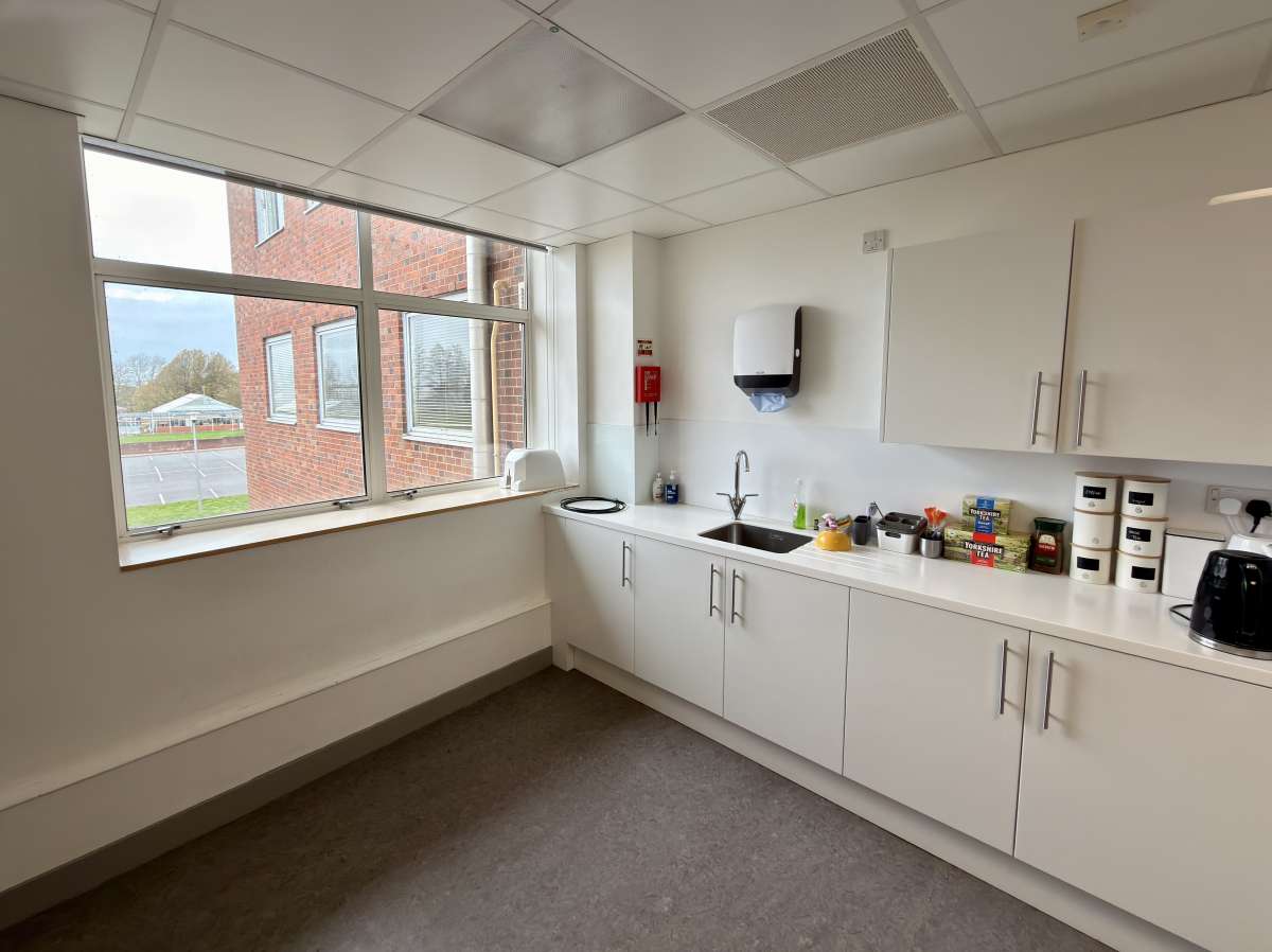 Office in Warwick - photo 3