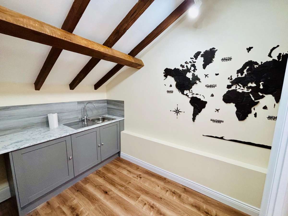 Office in Appletree Road - photo 4