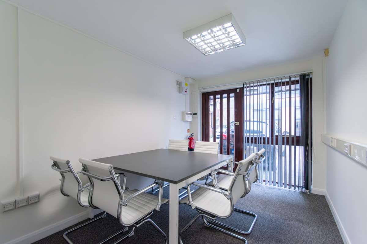 Office in Bournemouth - photo 2