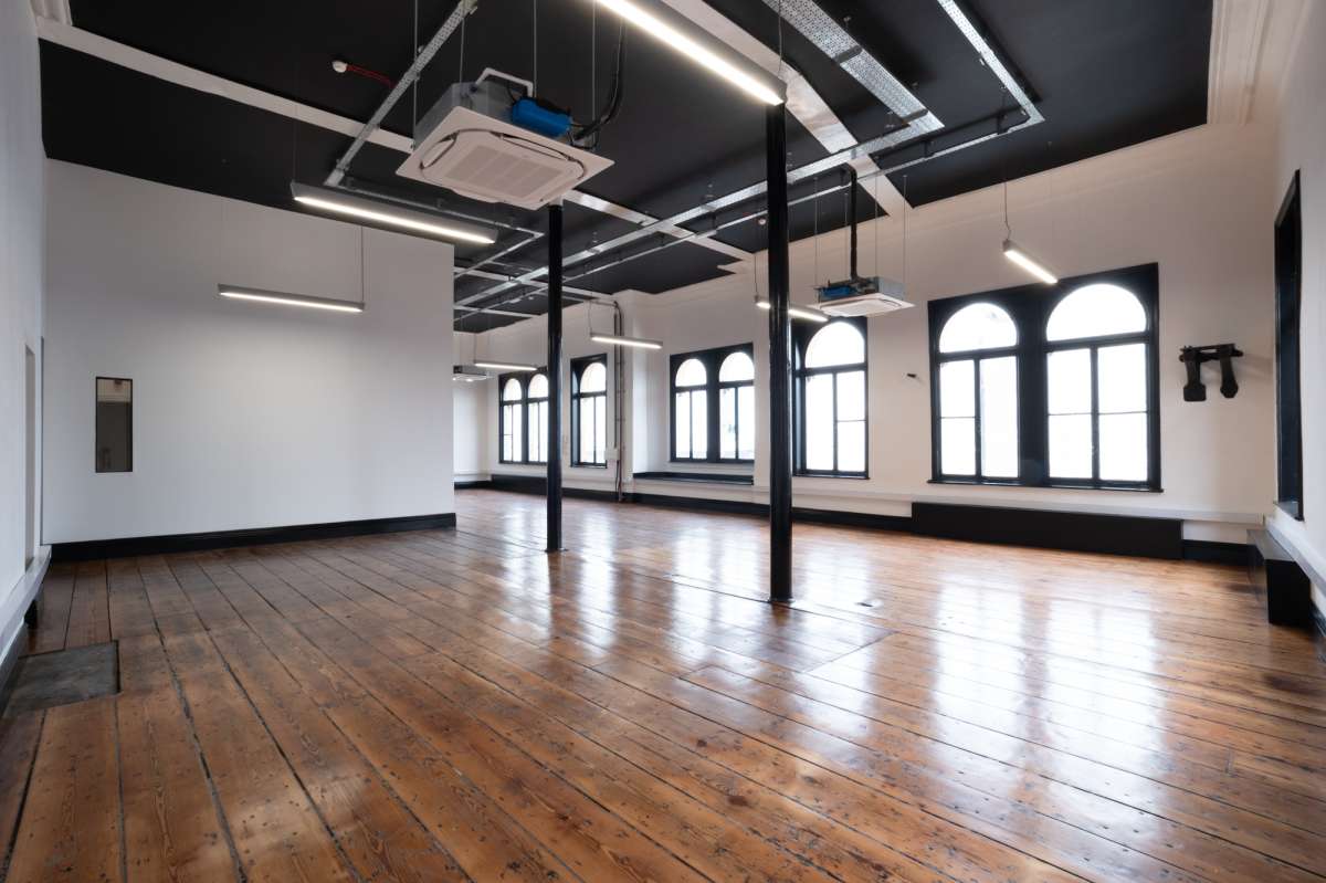 Office in Manchester - photo 3