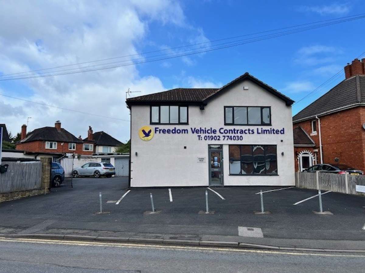 Office in Wolverhampton - photo 2