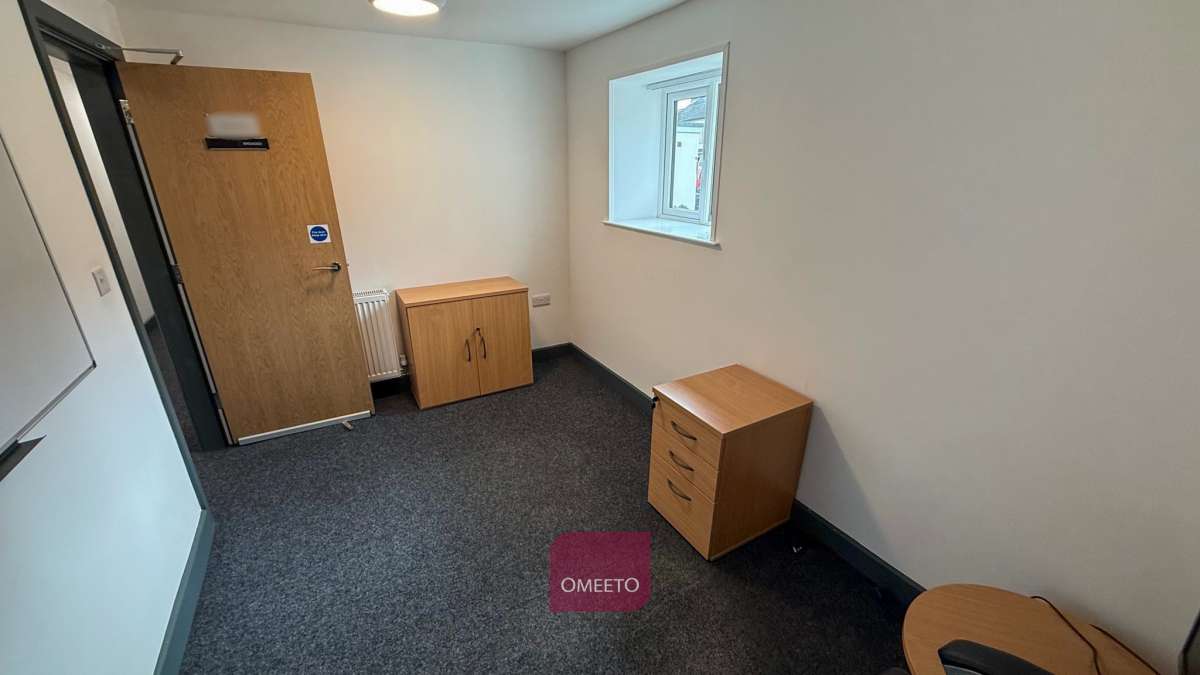 Office in Ilkeston - photo 3