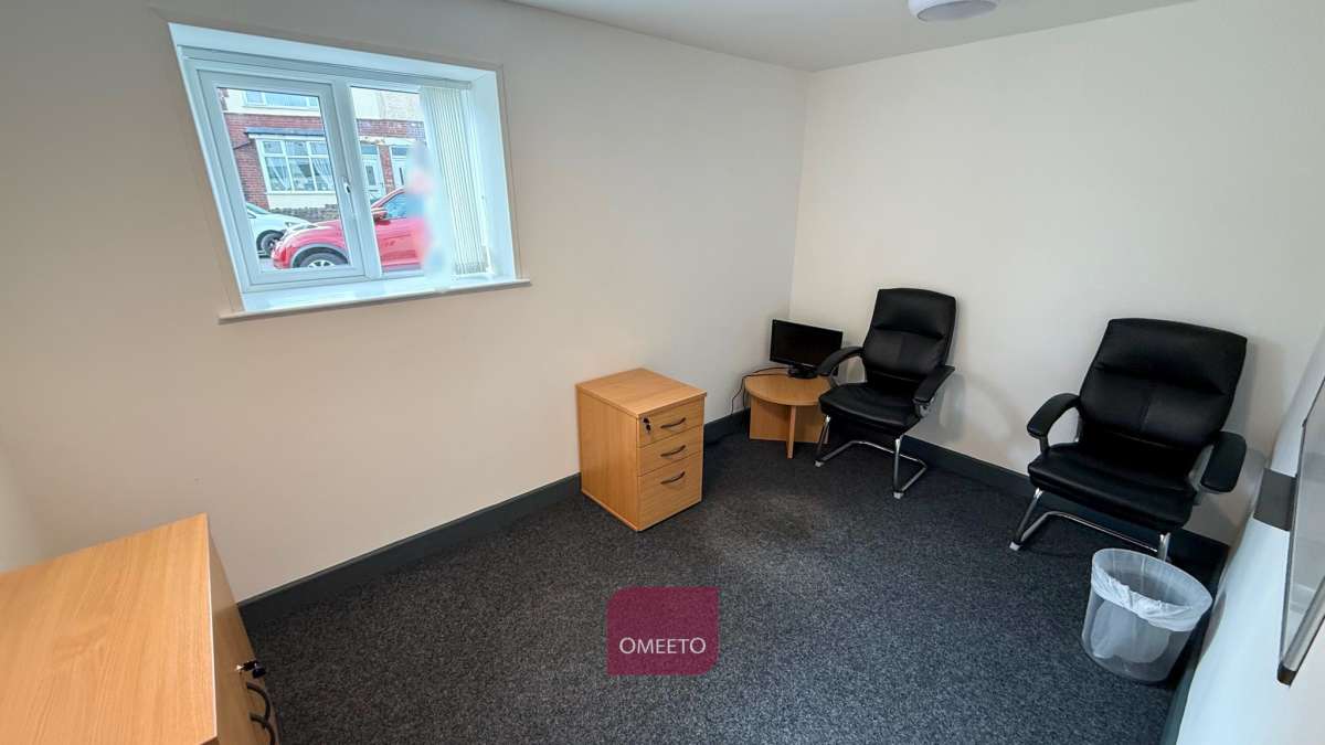 Office in Ilkeston - photo 4