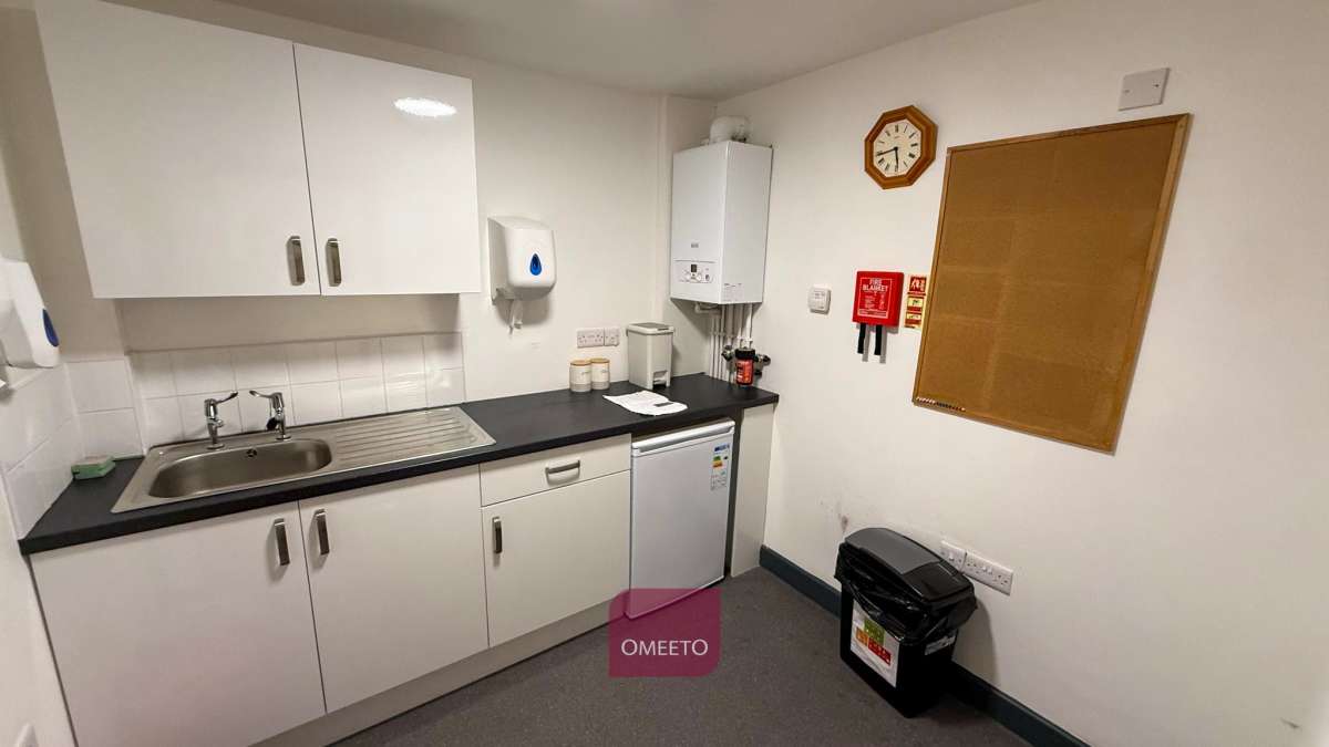 Office in Ilkeston - photo 3