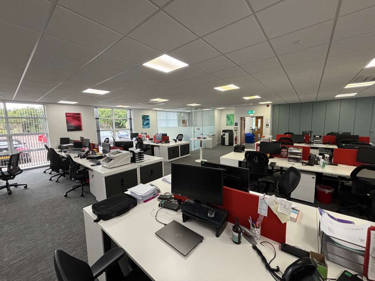 Office in Leicester - photo 3