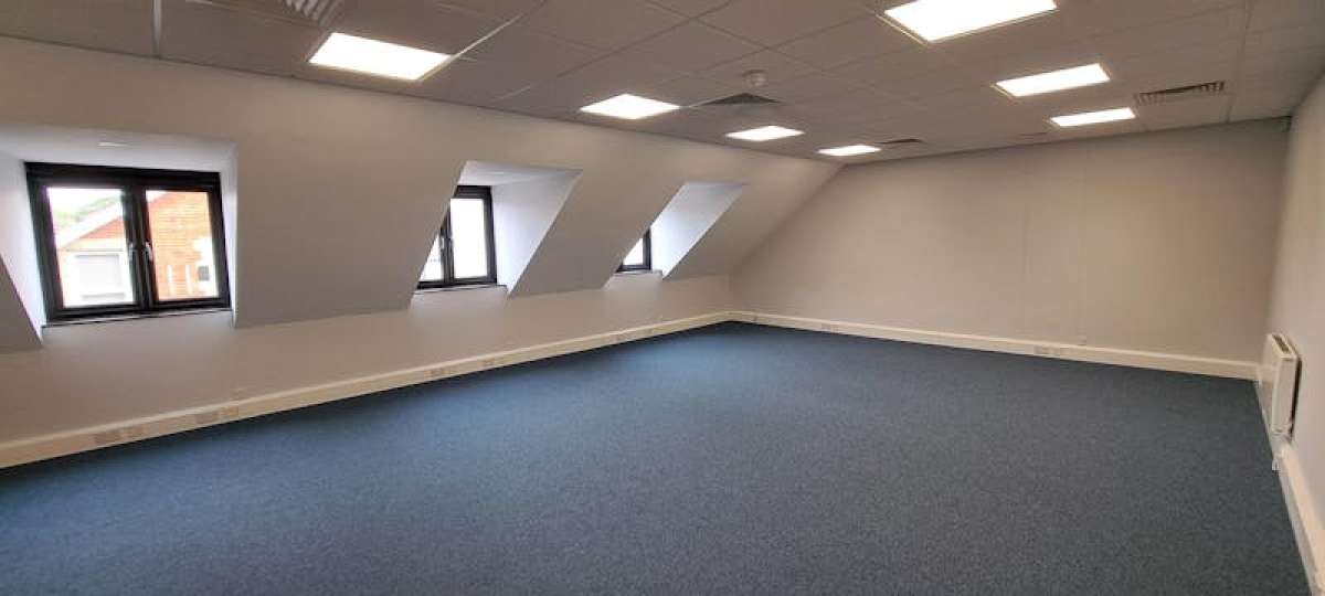 Office in Bagshot - photo 3
