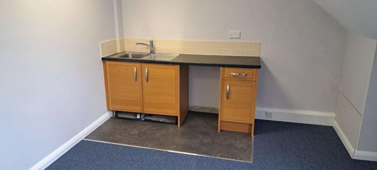 Office in Bagshot - photo 4