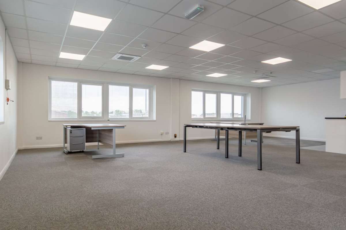 Office in Wimborne - photo 2