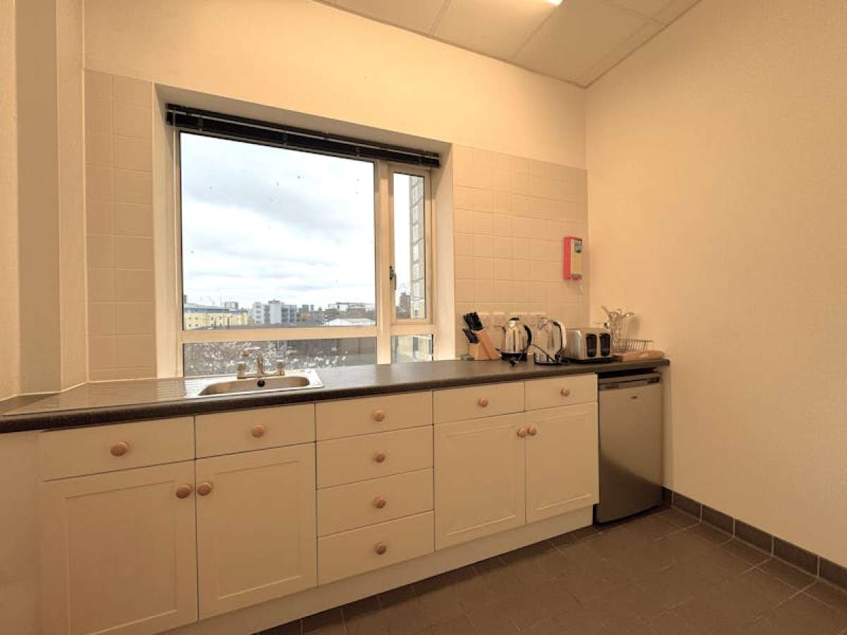 Office in Canary Riverside - photo 4