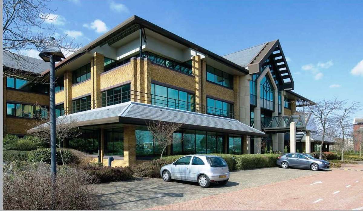 Office in Crawley - photo 4