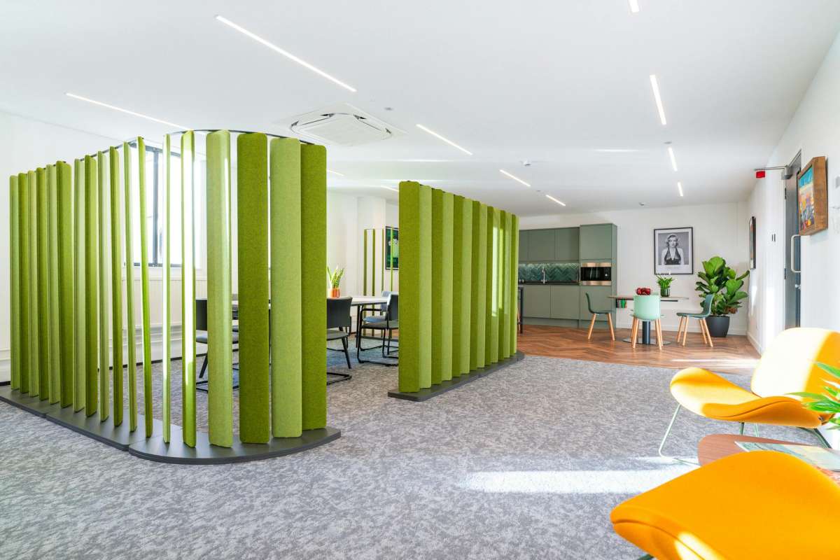Office in Reigate - photo 3