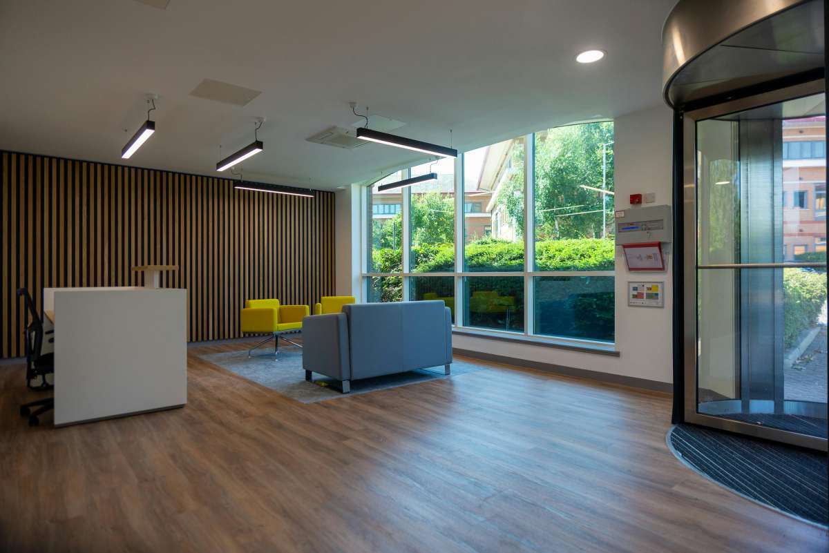 Office in Hayes - photo 2