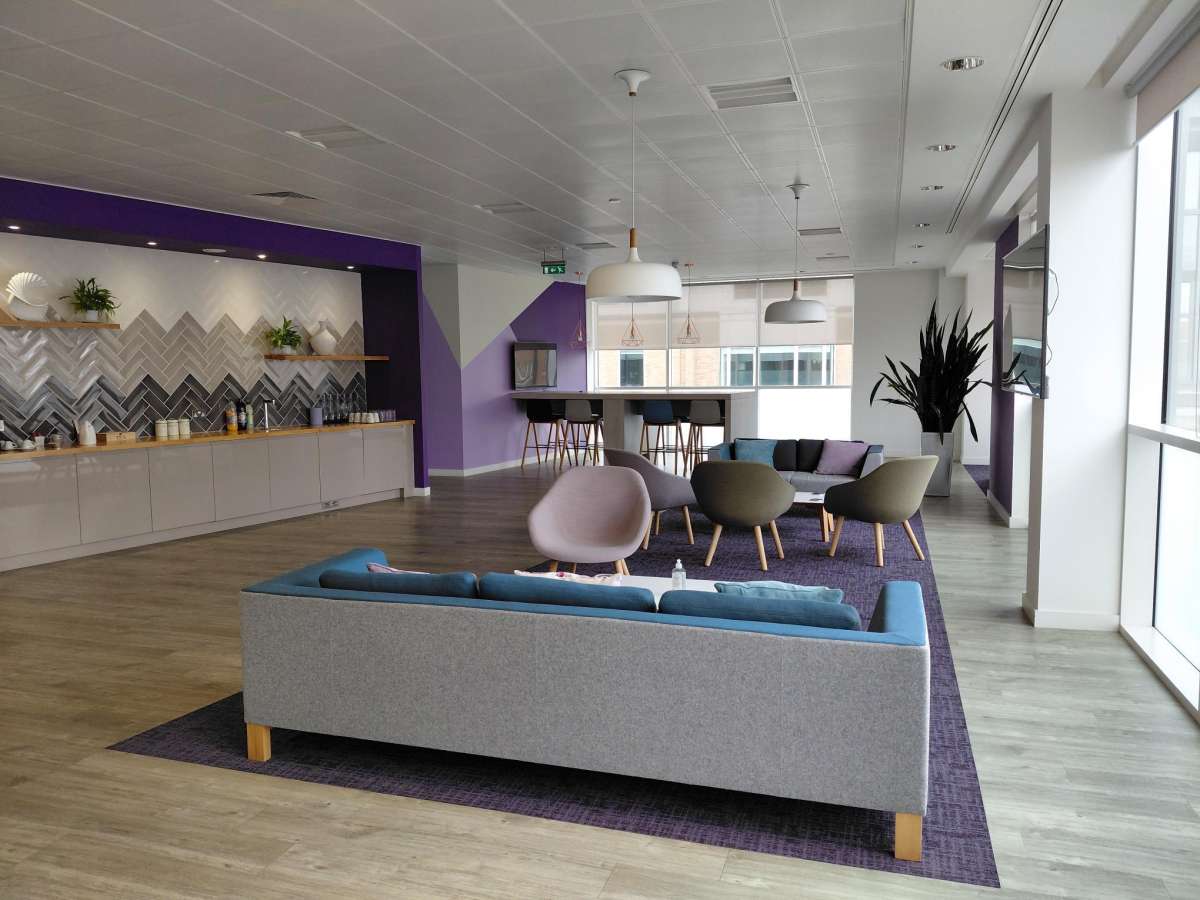 Office in Crawley - photo 2