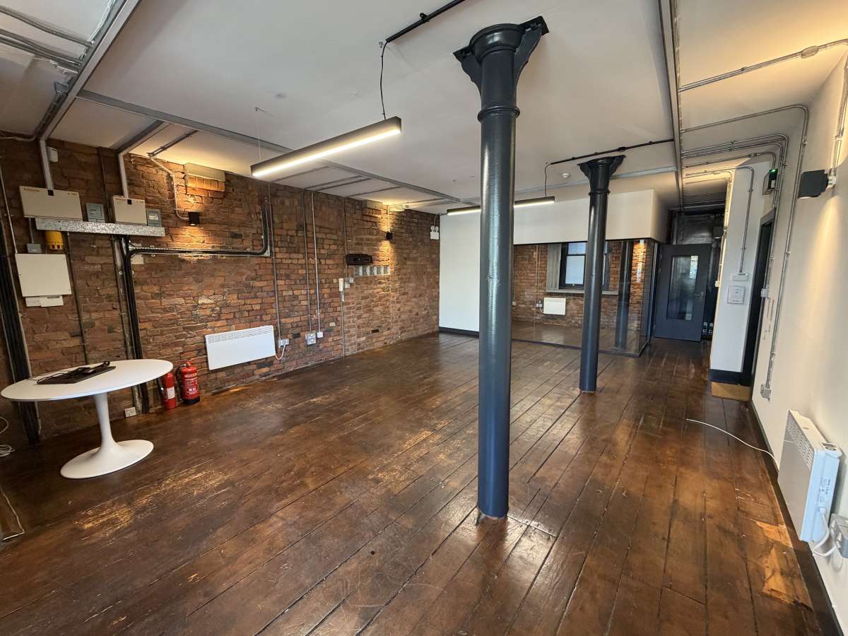 Office in Manchester - photo 3