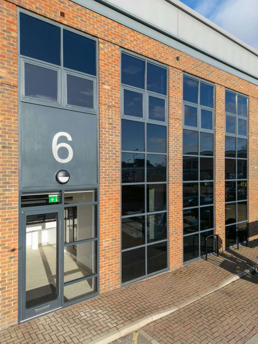 Office in Chessington - photo 2