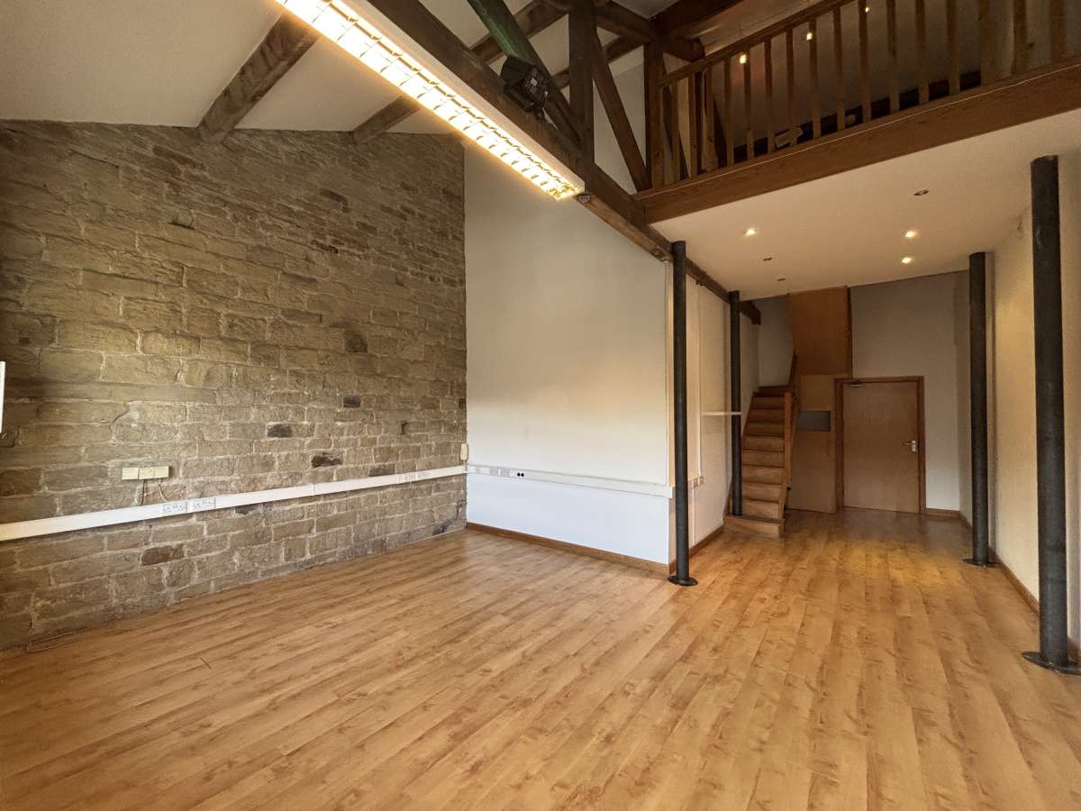 Office in Sowerby Bridge - photo 3
