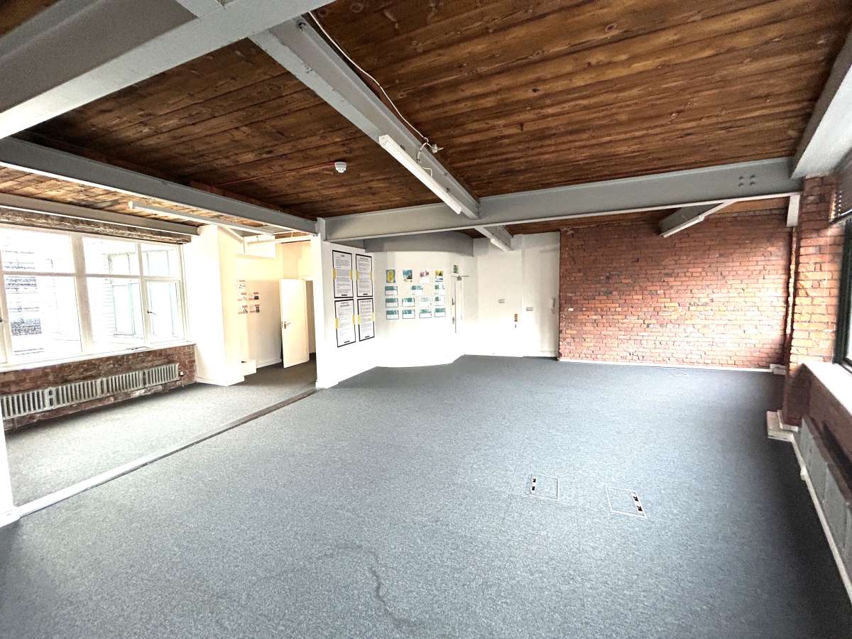 Office in Manchester - photo 3