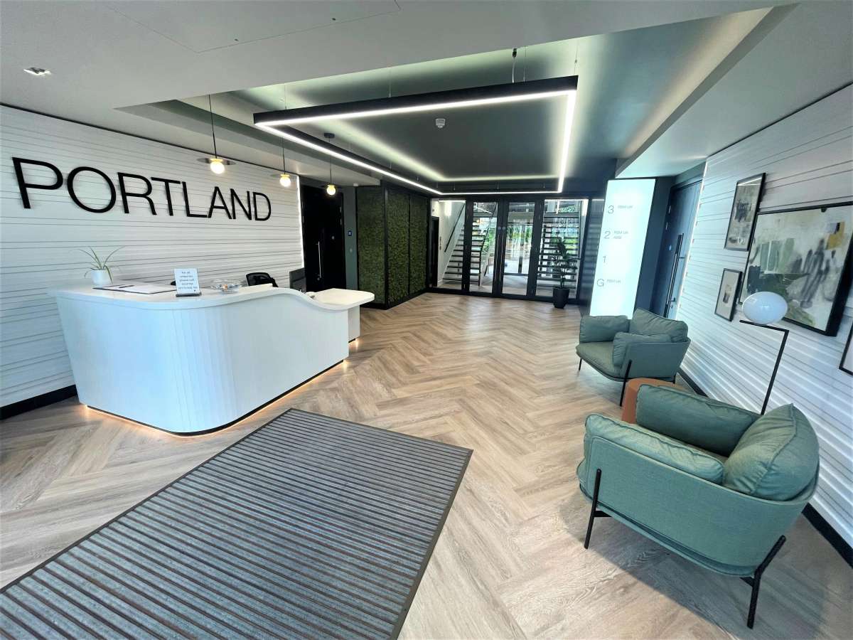 Office in Crawley - photo 3