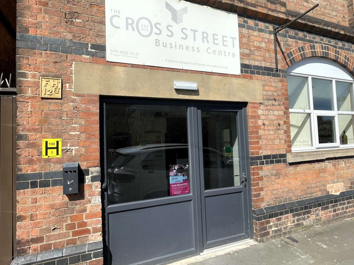 Office in Burton On Trent - photo 2