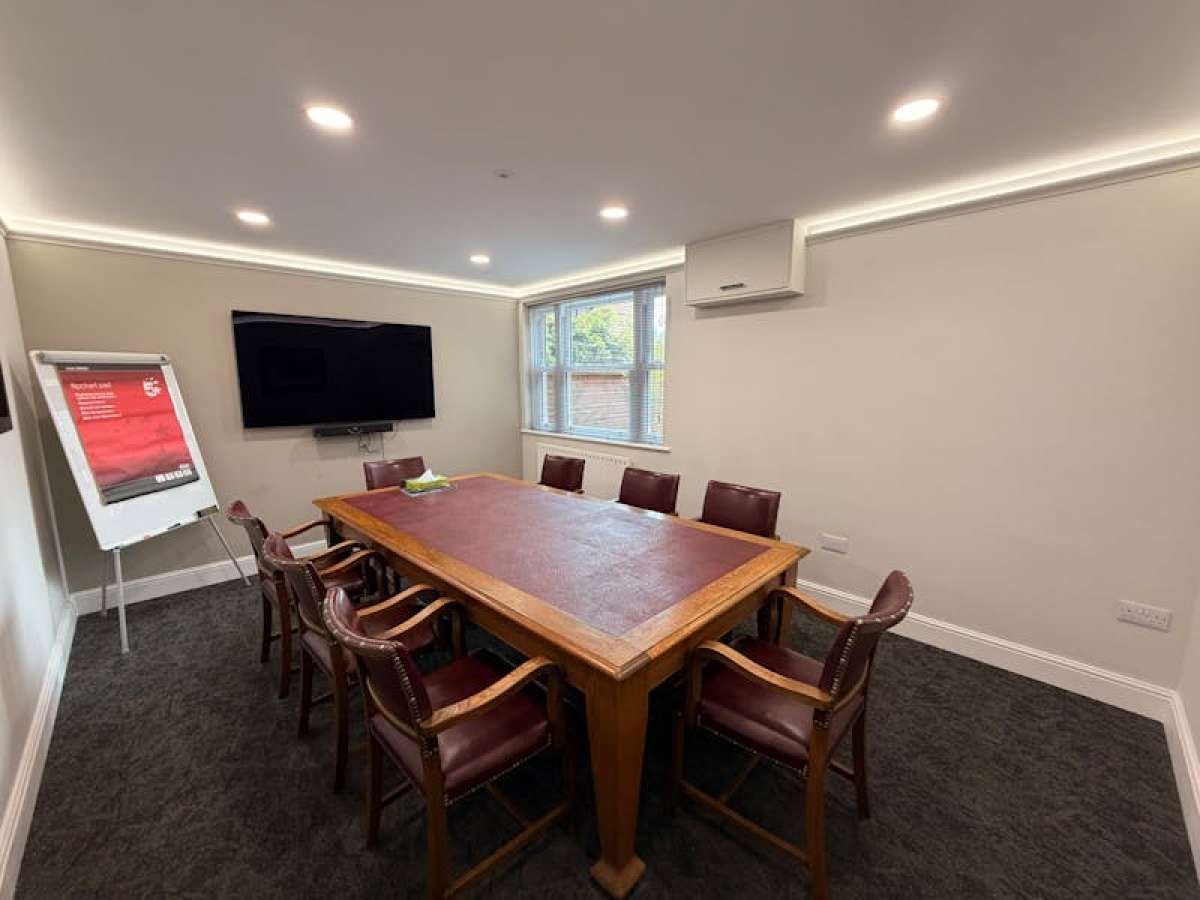 Office in Farnham - photo 2