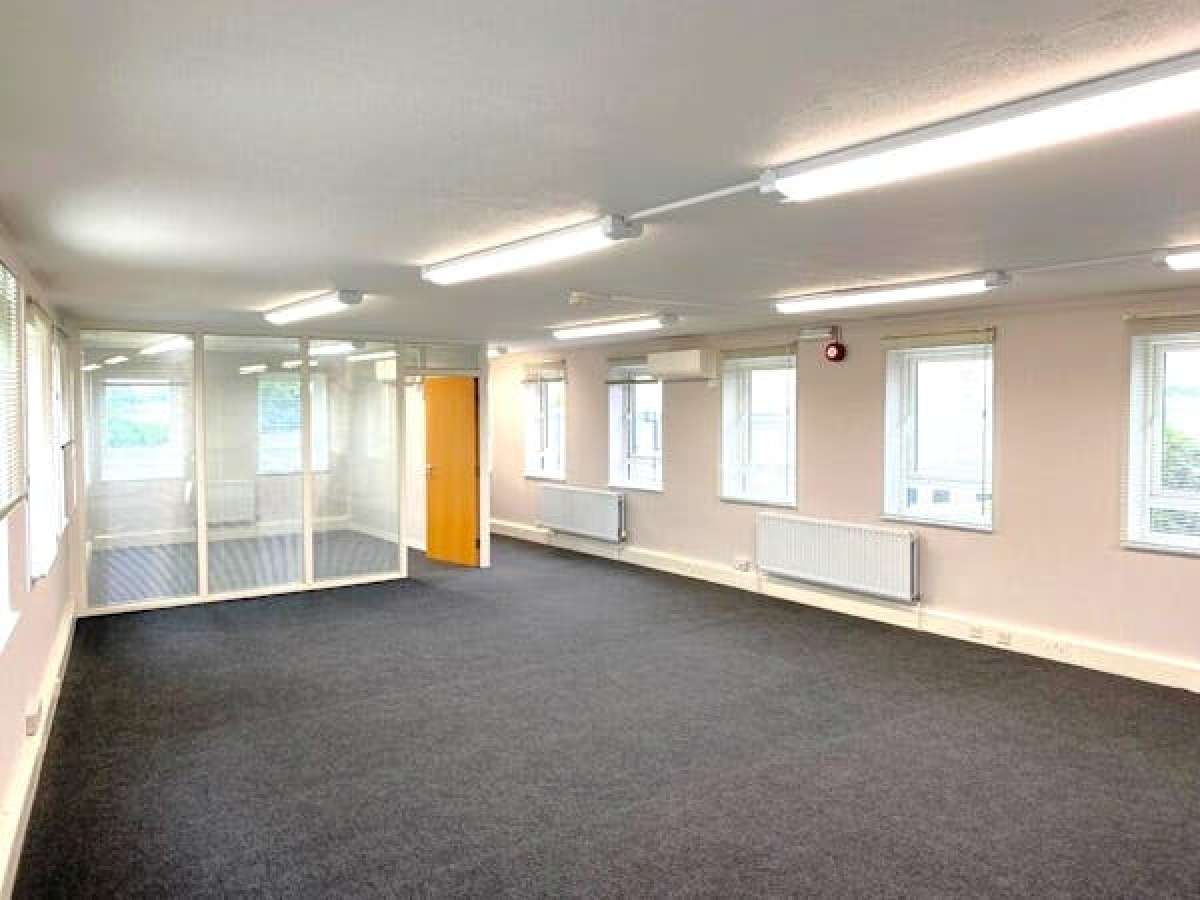 Office in Maldon - photo 4