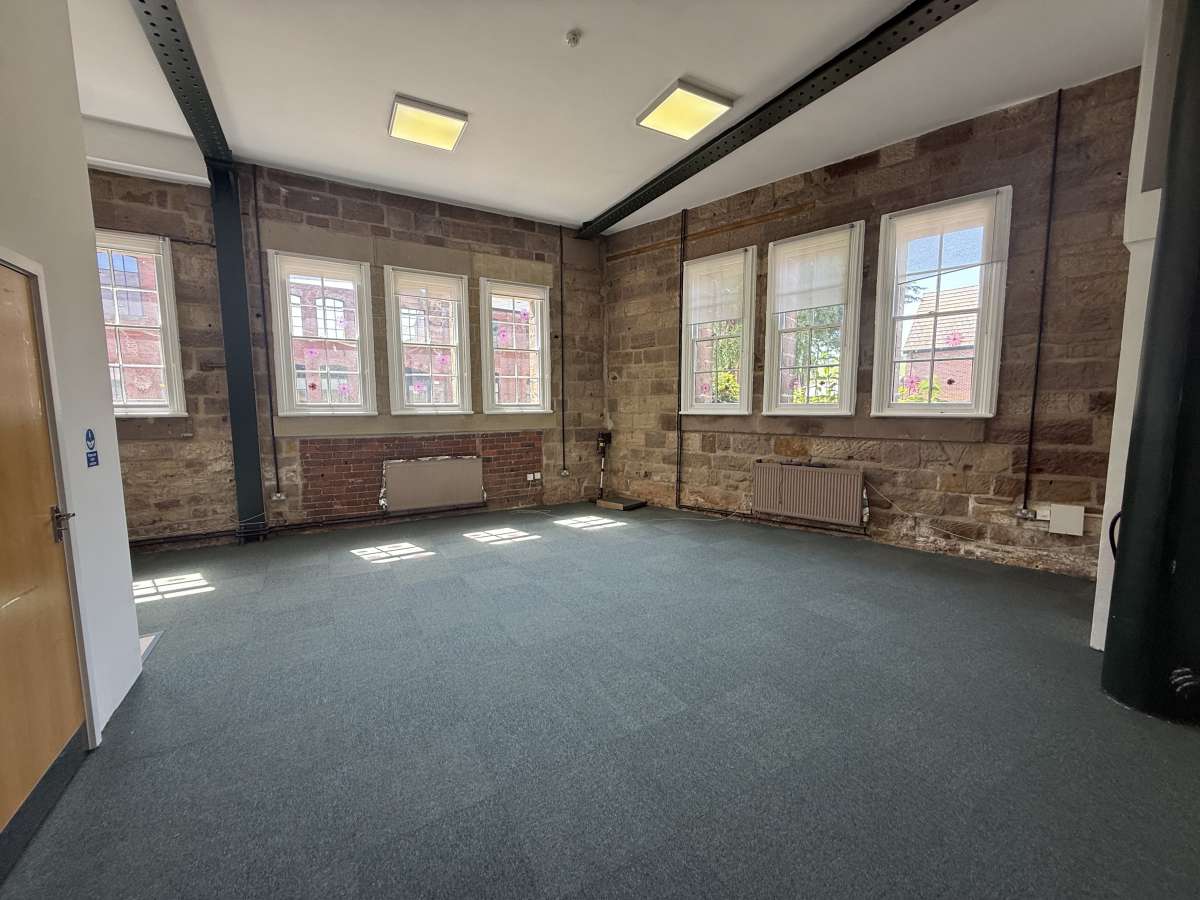 Office in Belper - photo 3