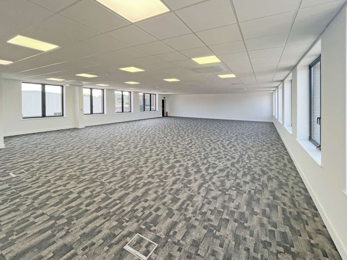 Office in Chessington - photo 2
