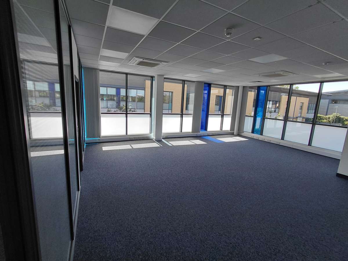 Office in Crossways Business Park - photo 2