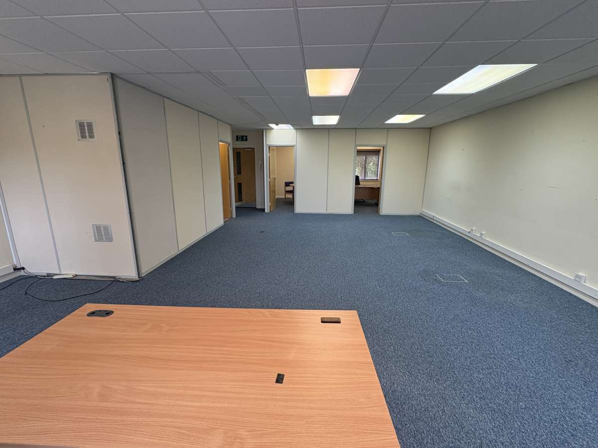 Office in Chandler's Ford - photo 4